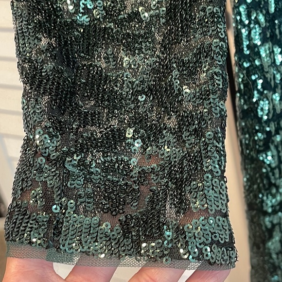 Carmen Marc Valvo Infusion Green Sequined Long Sleeve Sheath Dress Size 2 - Picture 9 of 11